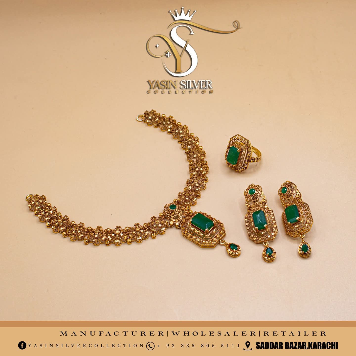 Luxury Emerald Silver Necklace Set