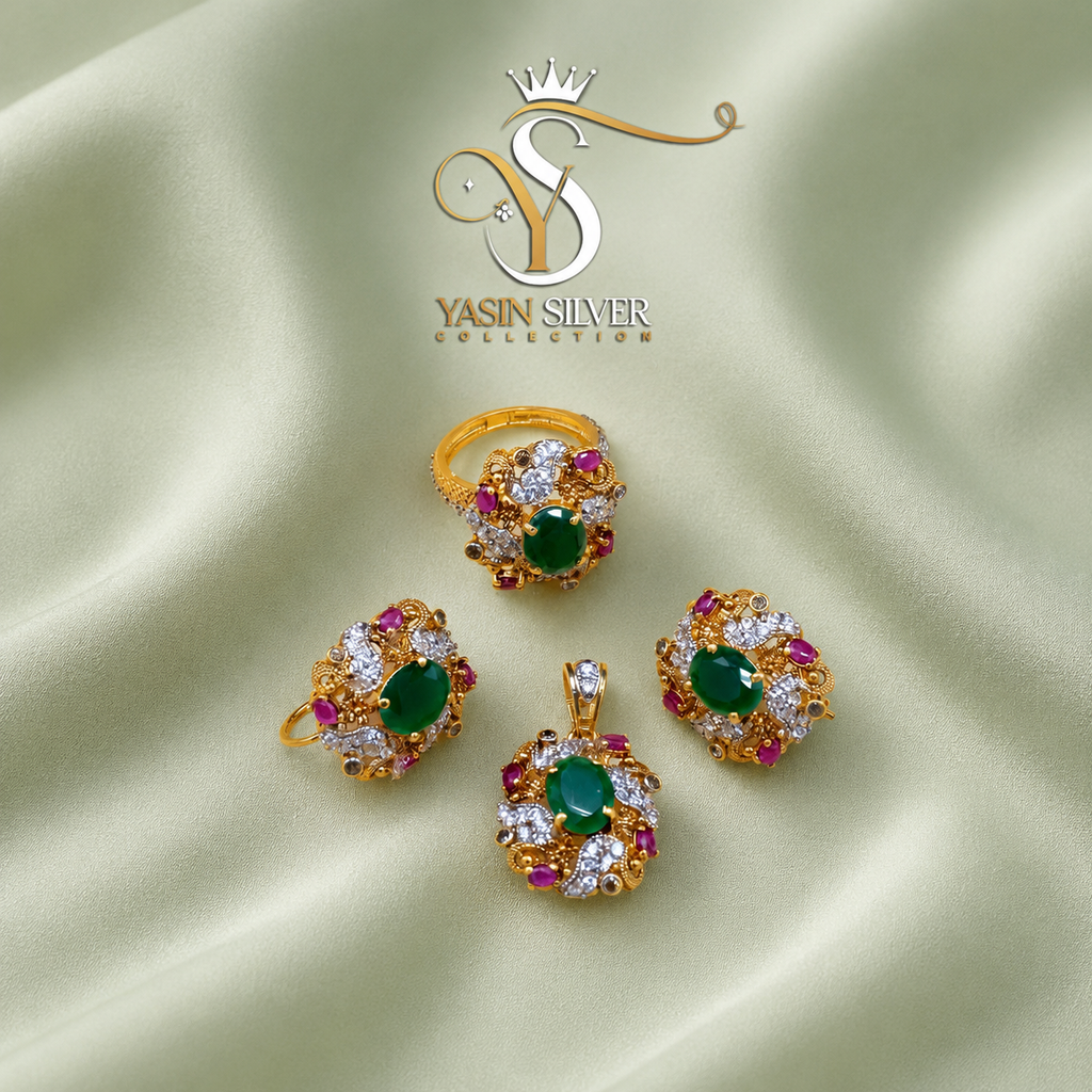 Royal Emerald Silver Pendant Set