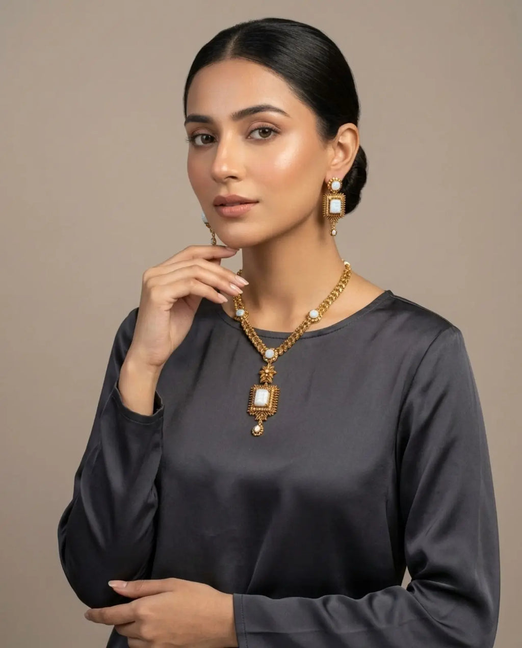 Royal White Opal Silver Necklace Set