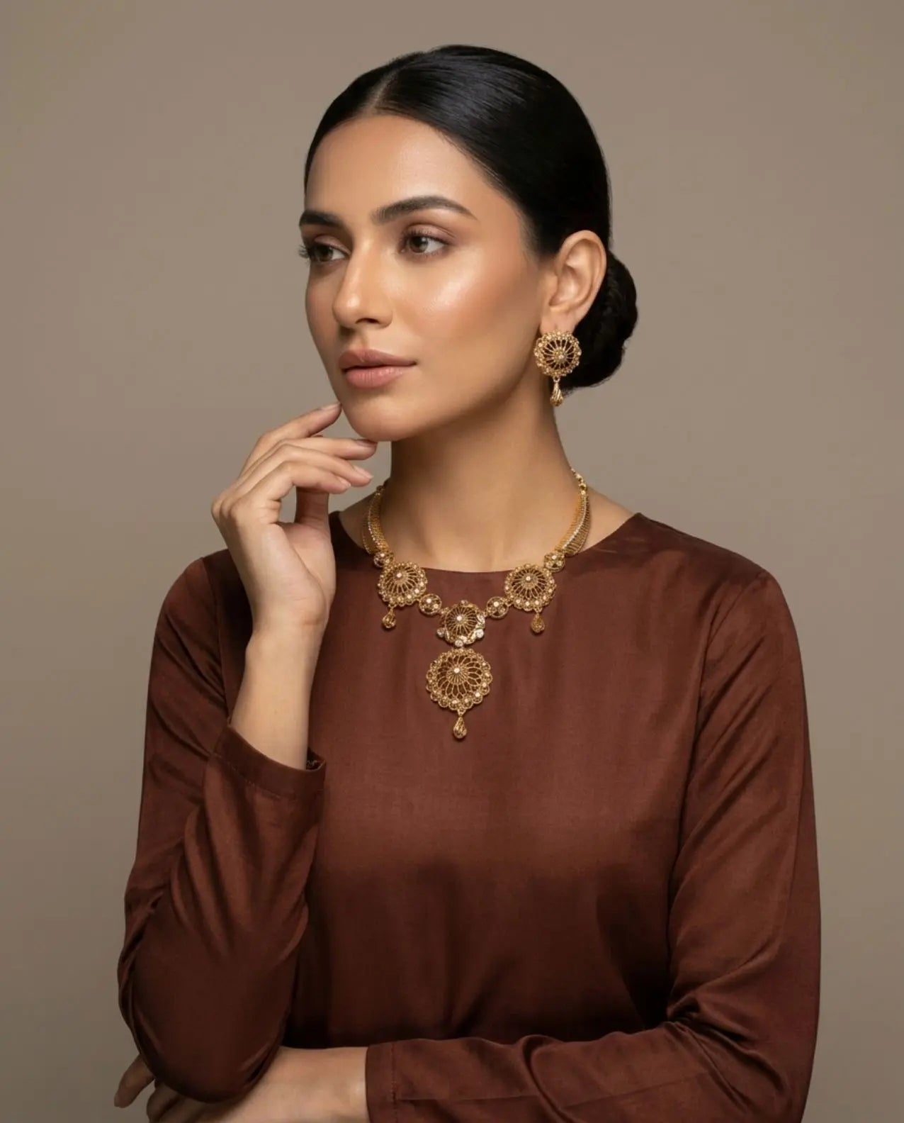 Exquisite Silver Filigree Necklace Set